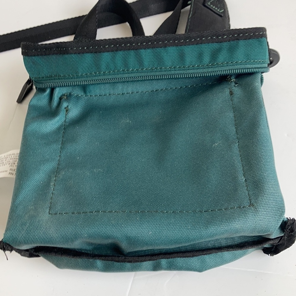 Zara green nylon crossbody fanny pack adjustable strap zip closure front pocket - Picture 11 of 16